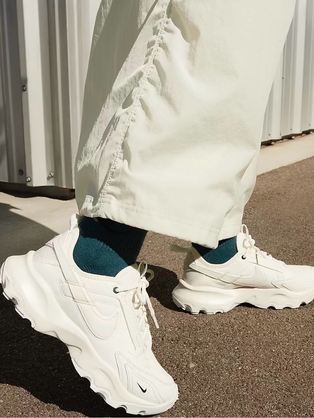 Nike TC 7900  Cream Lace-Up Chunky Sole Sneakers